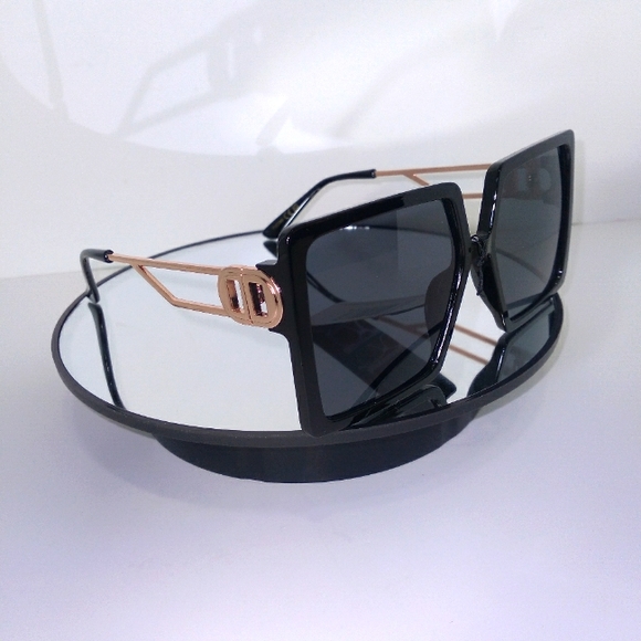 Accessories - Black And Gold Oversized Square Sunglasses